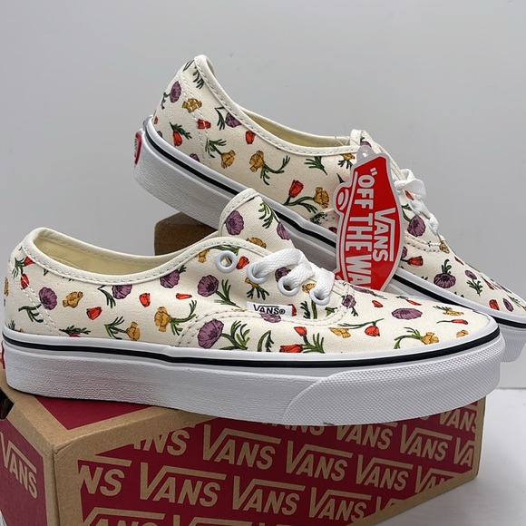 Vans WMNS Authentic Poppy Floral Cream
VN0A5JMPCRM Sneakers - Picture 7 of 16